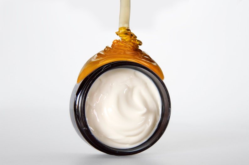 Organic Manuka Honey & Royal Jelly Lotion with Colloidal Oatmeal | Bee-Inspired Face and Body Moisturizer | For All Ages and Skin Types